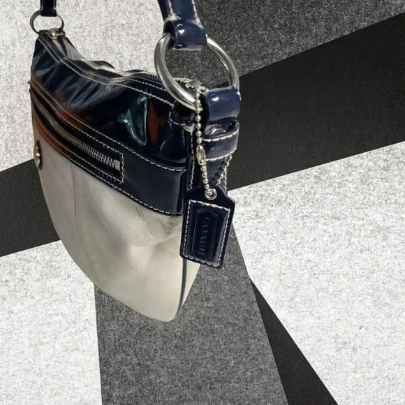 COACH Laura Hobo Bag Navy/cream - Picture 11 of 16